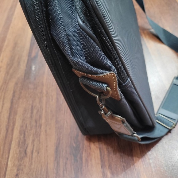 Skyway Nylon Travel Garment Bag Weekender Shoulder Strap Carry On - Picture 9 of 10